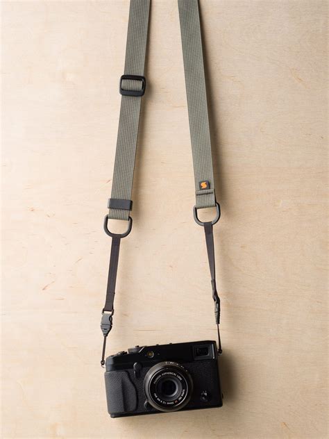 mirrorless camera strap review.